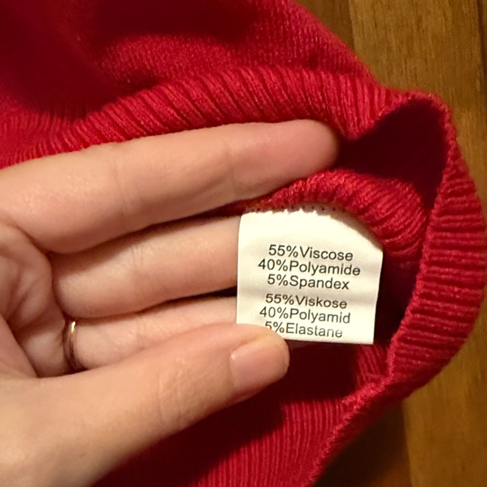 Red and White Button-Up Cardigan - Picture 3 of 5